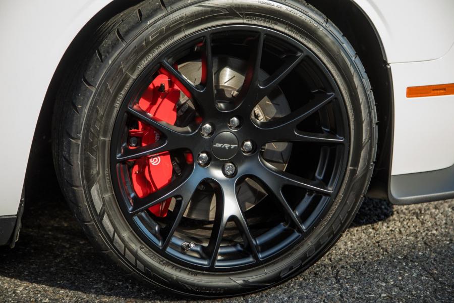 Колеса Dodge Challenger SRT Hellcat 2016 года  (фото 36 из 73)
